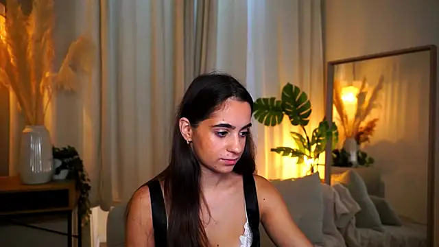 Snapshot of miilky_wayy chatting on September 10, 10:04 am miilky wayy online show from September 10, 10:04 am