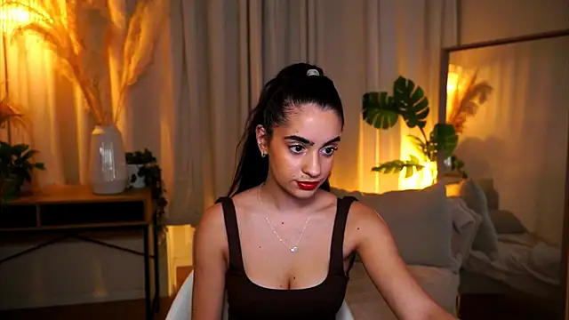 Snapshot of miilky_wayy chatting on October 16, 4:42 pm miilky wayy online show from October 16, 4:42 pm