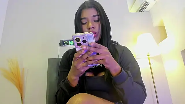 KendraChavez  online show from February 13, 10:11 pm