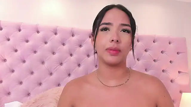 HilaryQueen online show from October 2, 4:45 pm