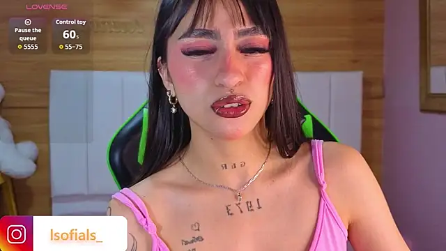 Abril Velvet a  online show from February 18, 7:46 pm