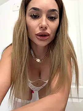 KaseyQuinn  online show from October 10, 9:25 am