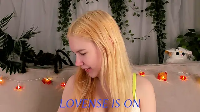 ElizSpieth online show from October 20, 1:08 am