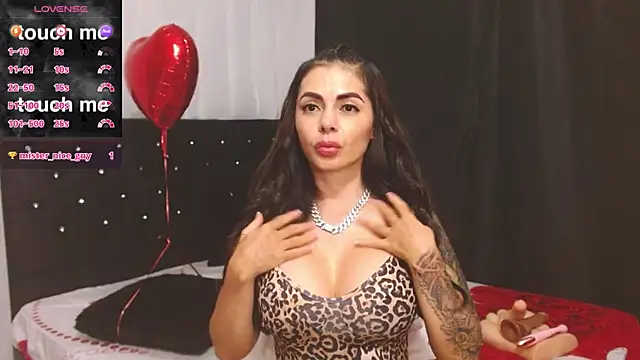 laura luxe online show from February 15, 1:08 am