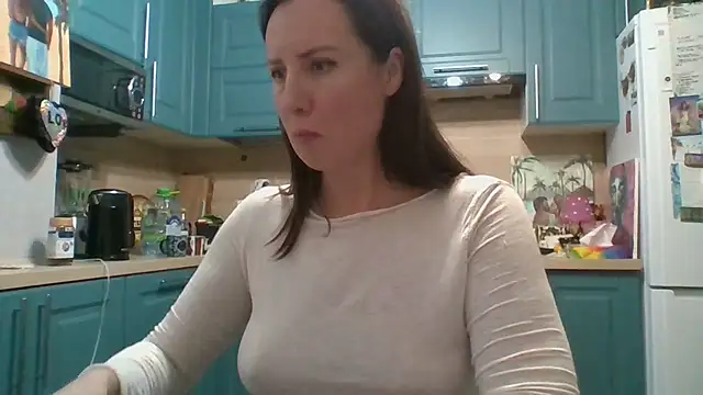 ALICAINWONDERLAND online show from November 14, 3:56 pm