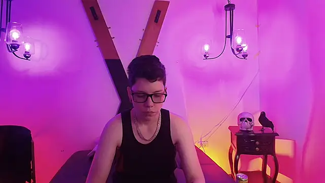 SpencerMontgomery online show from November 14, 7:47 pm