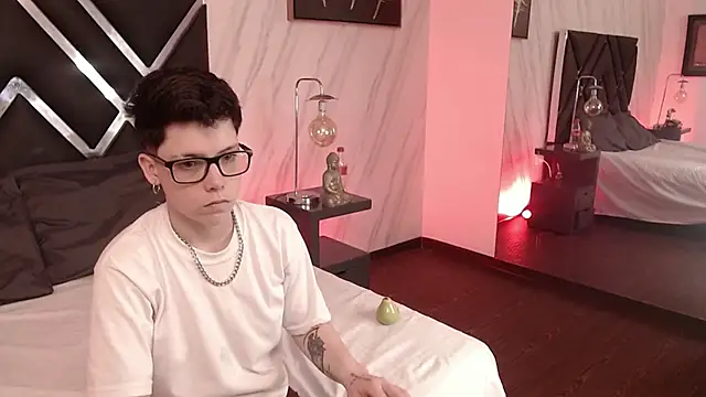 SpencerMontgomery online show from October 16, 1:19 am