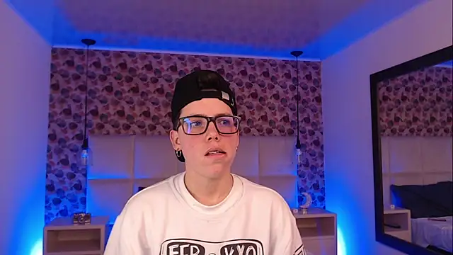 SpencerMontgomery online show from October 22, 8:14 pm