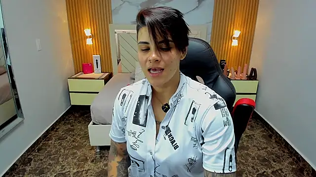 KAROLLJONES1 online show from February 21, 12:39 pm