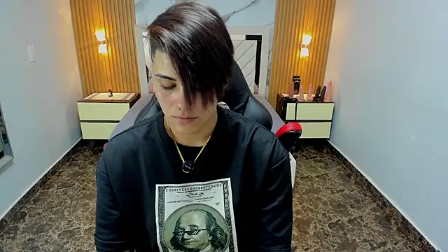 KAROLLJONES1 online show from February 9, 7:38 pm