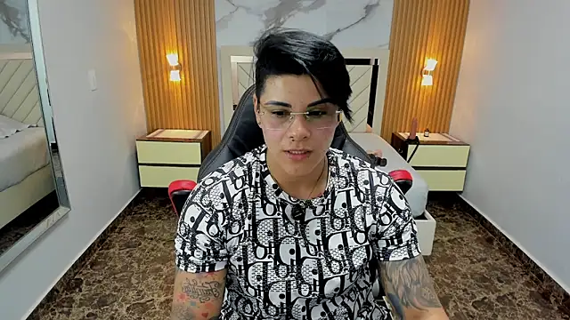 KAROLLJONES1 online show from March 24, 7:30 pm