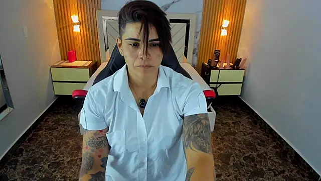 KAROLLJONES1 online show from February 19, 7:57 pm