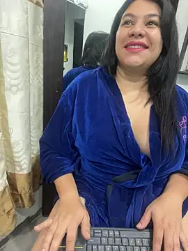 ALMAWHITE online show from November 5, 9:47 am