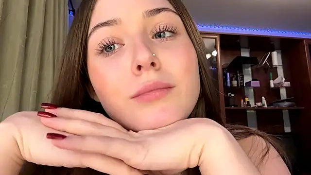 Adel strongwoman online show from November 28, 5:05 pm