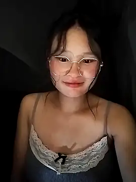 Snapshot of saronla_03 chatting on September 13, 4:04 pm saronla 03 online show from September 13, 4:04 pm