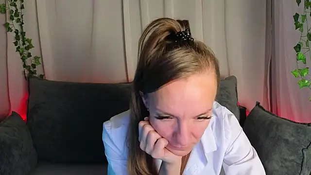 Snapshot of Jesica_mooon chatting on September 21, 2:21 am Jesica mooon online show from September 21, 2:21 am