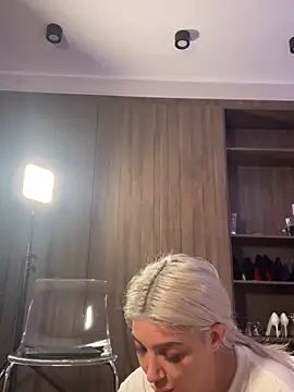 ElsaSinn online show from November 5, 3:45 am