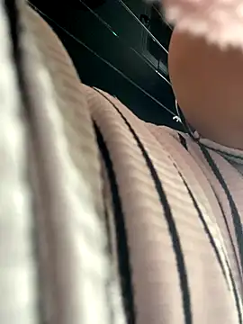   BabyShowPublic   online show from November 15, 3:24 pm