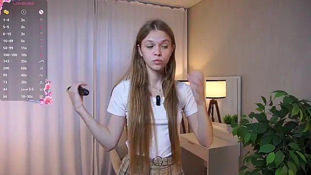 TomokoRocha online show from September 19, 11:20 am