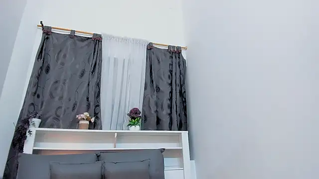 Mistt Mia online show from October 29, 7:27 pm