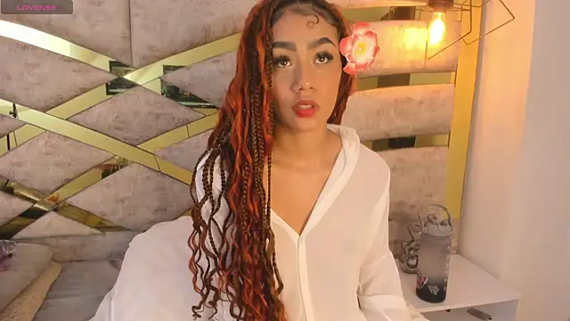 Snapshot of Lilith_Blaze_ chatting on October 1, 12:32 pm Lilith Blaze online show from October 1, 12:32 pm