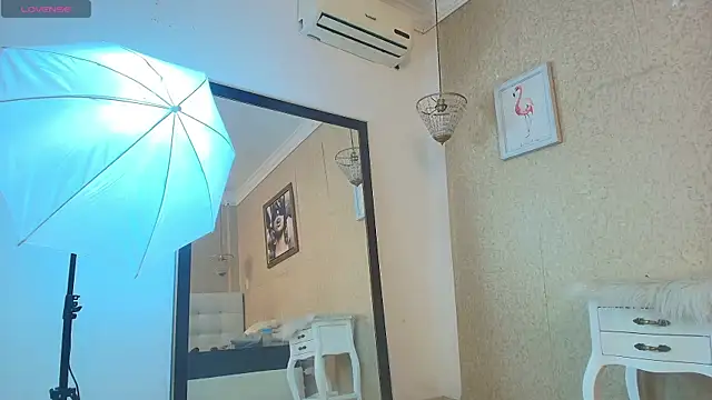 Miladiosa online show from December 14, 12:11 pm