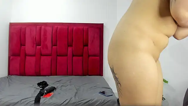 Snapshot of Mollyxketa1_ chatting on October 31, 12:56 am Mollyxketa1  online show from October 31, 12:56 am