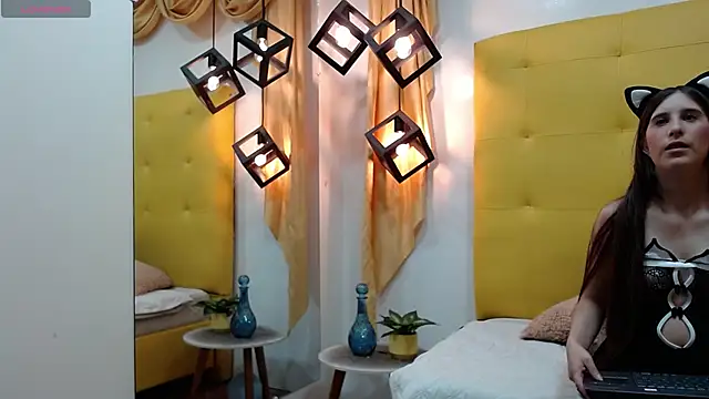 karlarousex online show from September 28, 3:13 am