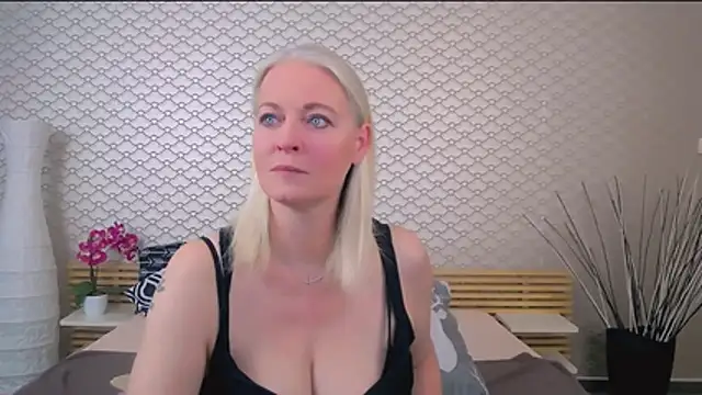 Anais Janson online show from November 14, 4:56 am