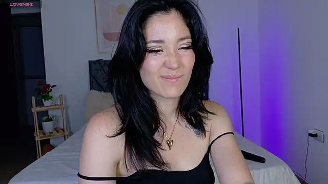 Snapshot of Eliih_01 chatting on October 8, 3:44 am Eliih 01 online show from October 8, 3:44 am