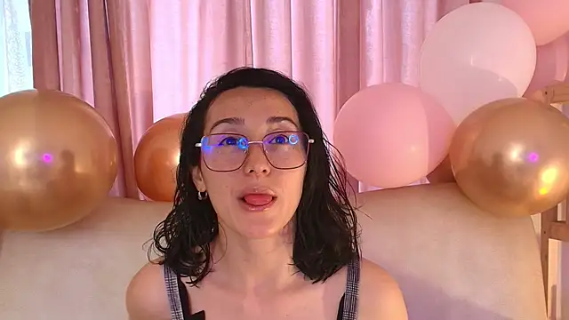 Ginevra esposito online show from April 13, 1:12 pm