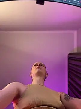 bigJuicyPussy online show from February 22, 1:56 pm