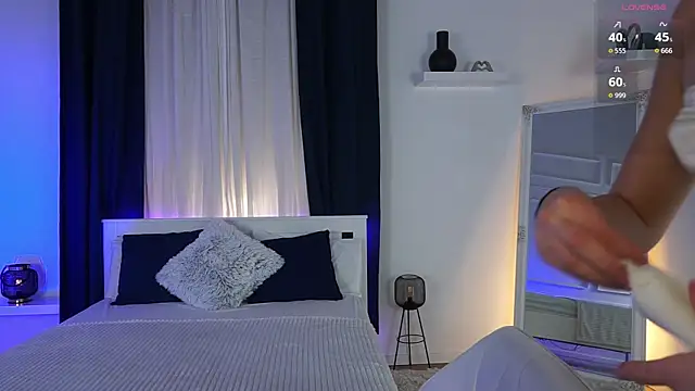 LenaaStar online show from December 4, 4:41 pm