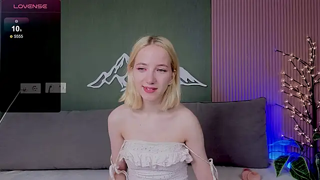 EmmaNovak online show from September 29, 12:10 pm