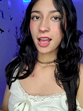 Snapshot of Danly_ chatting on October 30, 4:15 am Danly  online show from October 30, 4:15 am