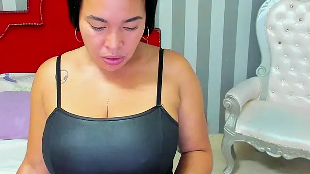 Snapshot of Salomee_hernandez chatting on September 23, 1:09 pm Salomee hernandez online show from September 23, 1:09 pm