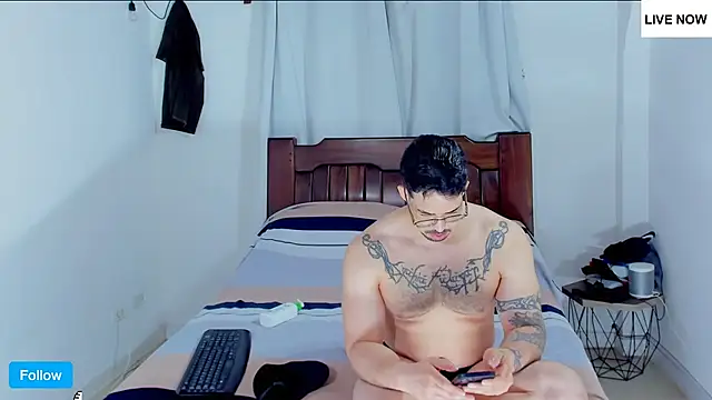 Hunter Hoott online show from June 24, 1:59 am