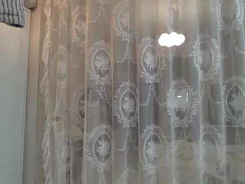 Mia 8 online show from December 4, 2:30 pm