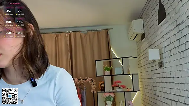 Snapshot of LorinaMaffitt chatting on October 5, 6:46 pm LorinaMaffitt online show from October 5, 6:46 pm