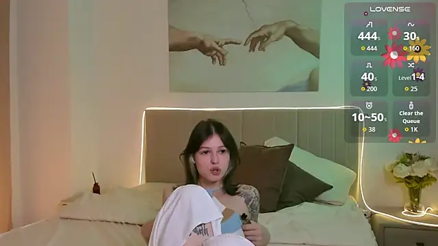 Snapshot of Lisa_Blossom chatting on October 7, 6:18 am Lisa Blossom online show from October 7, 6:18 am