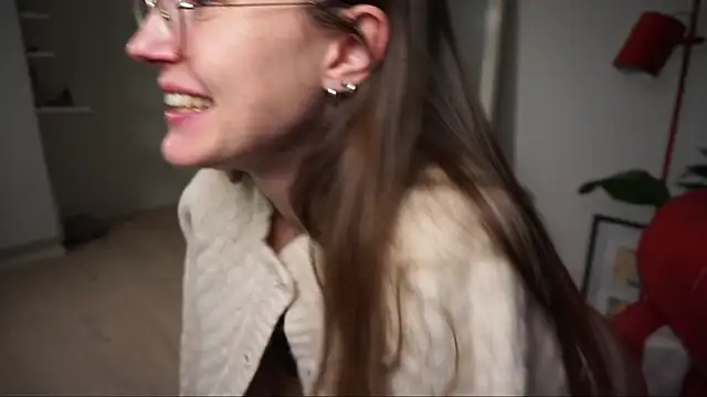 Scorpion Peach online show from December 22, 1:25 pm