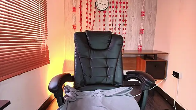 ArianaBeake online show from January 16, 8:49 pm