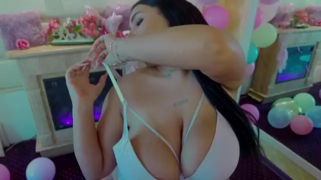 boobzilla  online show from April 7, 4:47 am