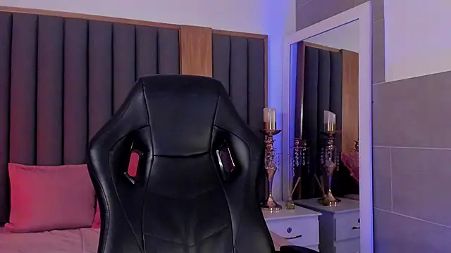 misstomie  online show from October 22, 2:55 pm