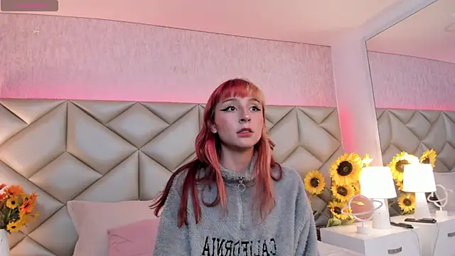 dafnne hall online show from November 25, 4:03 am