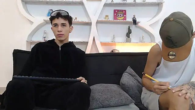 THREE GUYS HOT online show from December 4, 8:09 pm