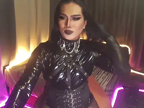 Snapshot of Hail_ur_Dominant chatting on October 29, 6:54 pm Hail ur Dominant online show from October 29, 6:54 pm