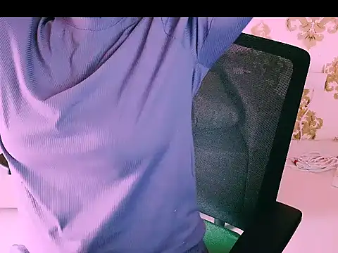 My Rose online show from November 12, 5:55 pm