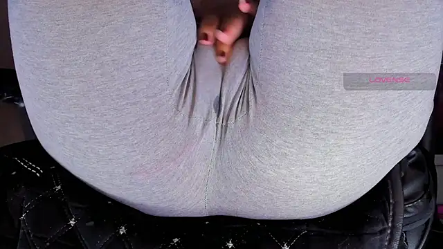 Snapshot of Cameltoe_squirt_inPants chatting on September 15, 2:25 pm Cameltoe squirt inPants online show from September 15, 2:25 pm