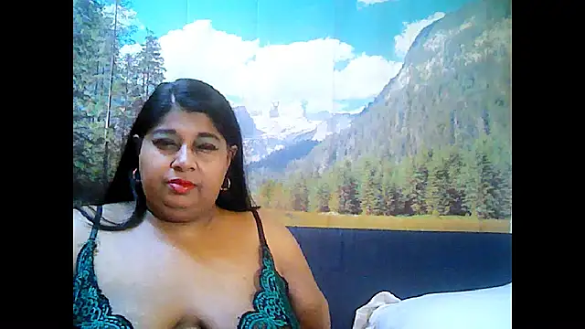 Snapshot of indianhoney694u chatting on October 14, 5:32 am indianhoney694u online show from October 14, 5:32 am